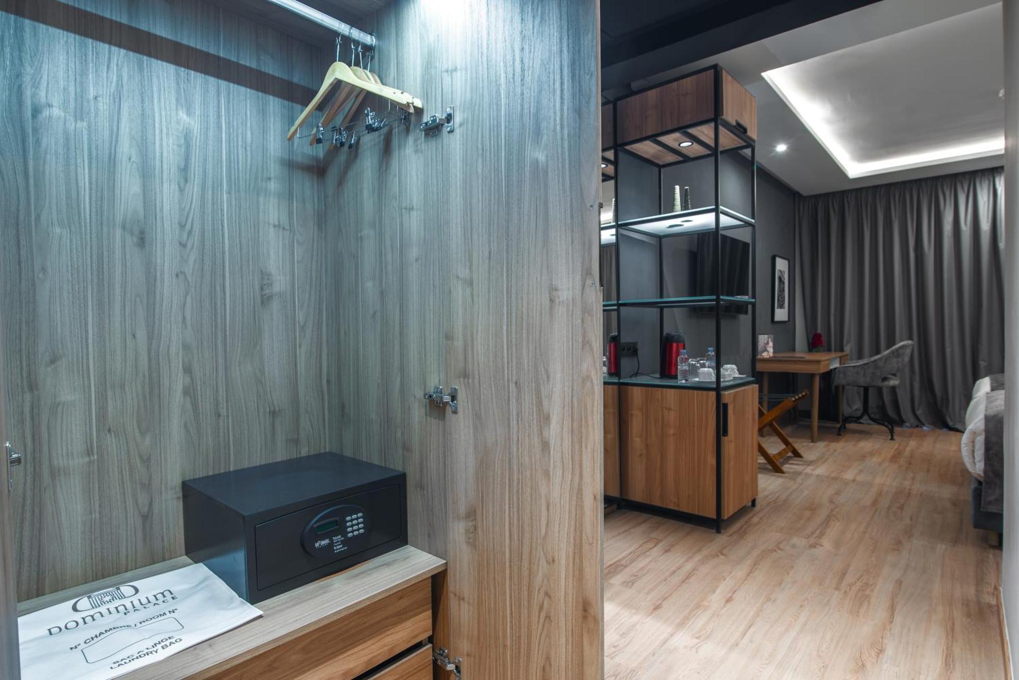 Dominium Palace Агадир Екстериор снимка A safe in a hotel room